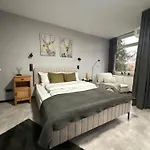 Appartement Langenhagen - Hannover Mit Balkon, Ebk Und Parkplatz