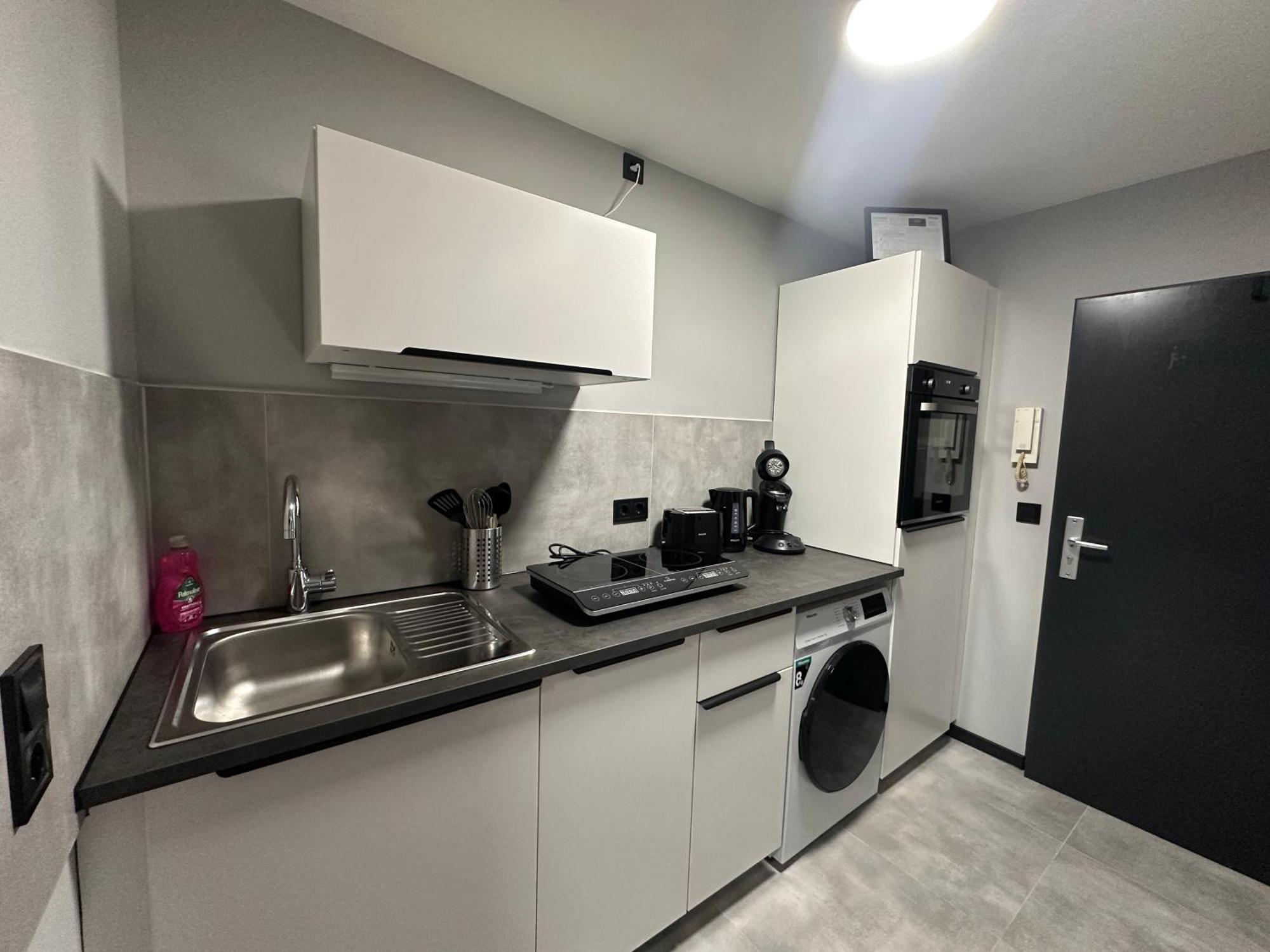 Langenhagen - Mit Balkon, Ebk Und Parkplatz Apartment Hannover